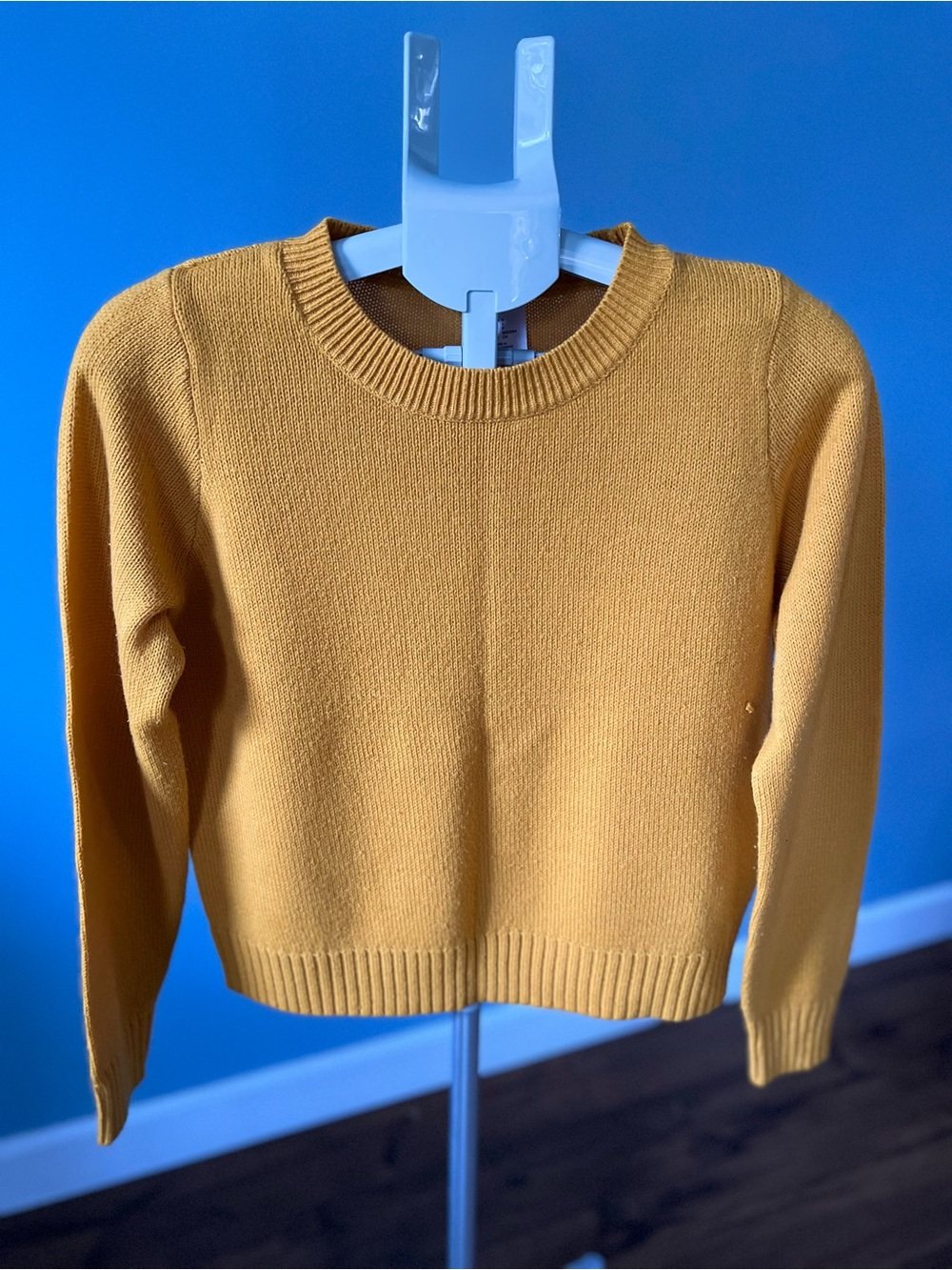 ❄️☃️ H&M Mustard Crewneck Knit Sweater